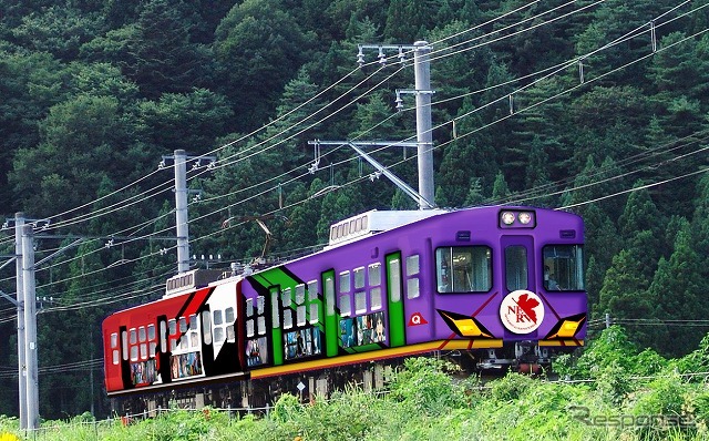 ヱヴァンゲリヲン新劇場版：Q公開記念電車