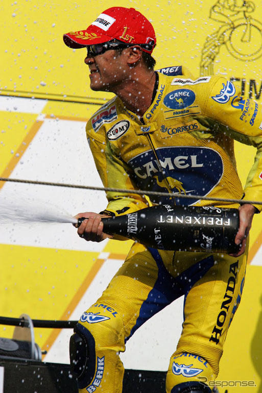 【クリスマス】ファンに感謝をこめて、「2＆4 in X’mas」開催