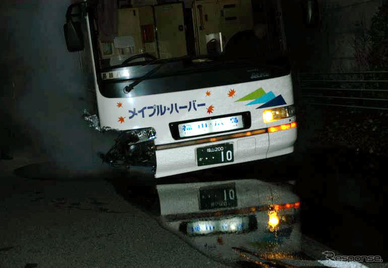 【山陽道夜行高速バス炎上】その4…写真蔵で見る出火から消火まで