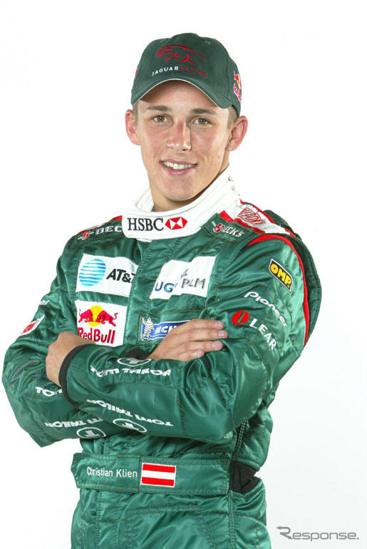 新生レッドブル・レーシングがデビュー
