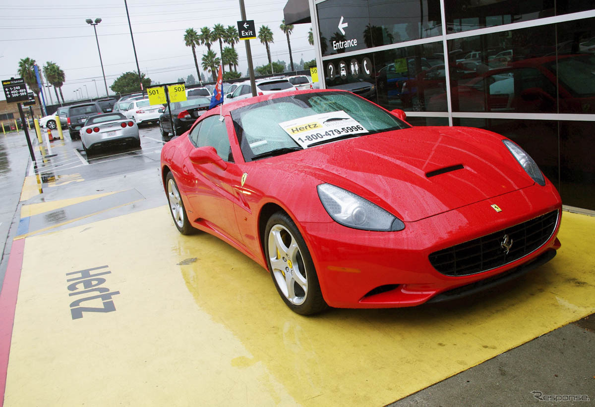 LAではフェラーリカリフォルニアやアウディR8など超高級車のレンタカーもおこなっている