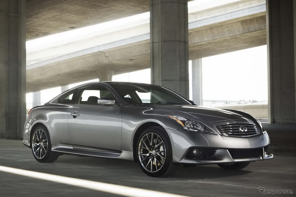 インフィニティG37クーペ（日産スカイラインクーペ）