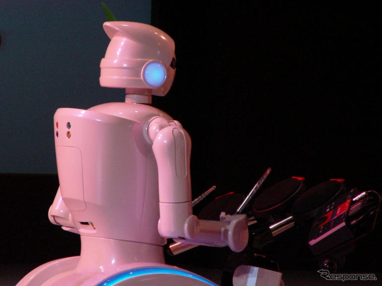 【愛・地球博】パートナーロボット、人間に近づく