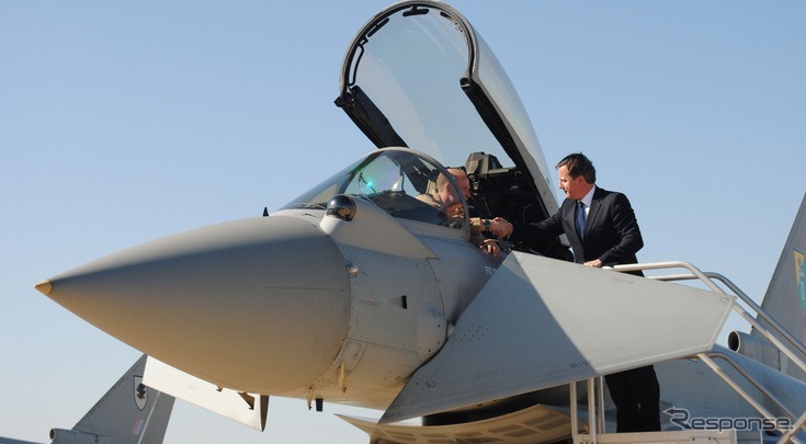 デビッド・キャメロン総理とRAFのパイロット（BAEシステムズ）