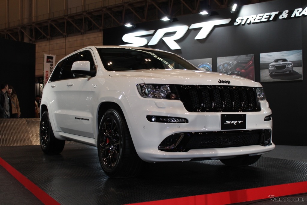 ジープ・グランドチェロキーSRT8アルパイン