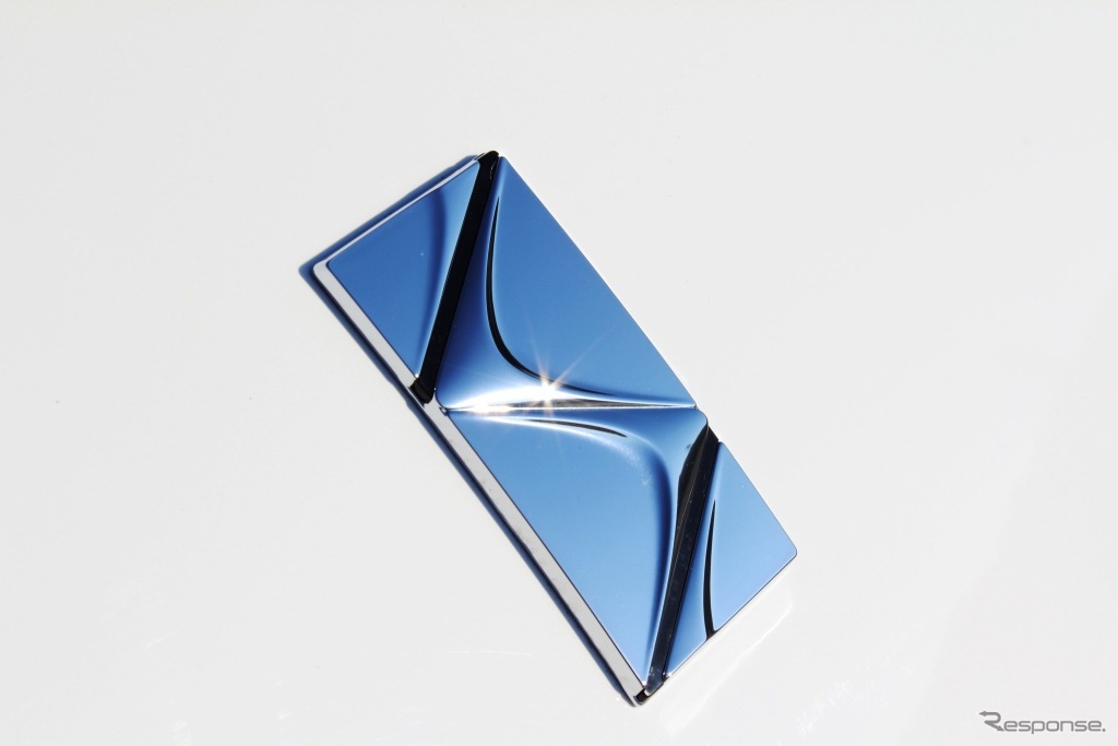 シトロエン・DS3ウルトラマリン