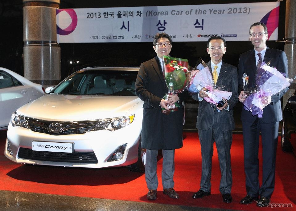 2013韓国カーオブザイヤーを受賞したトヨタカムリ
