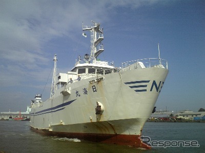 日本海内航汽船の貨物船「日海丸」  