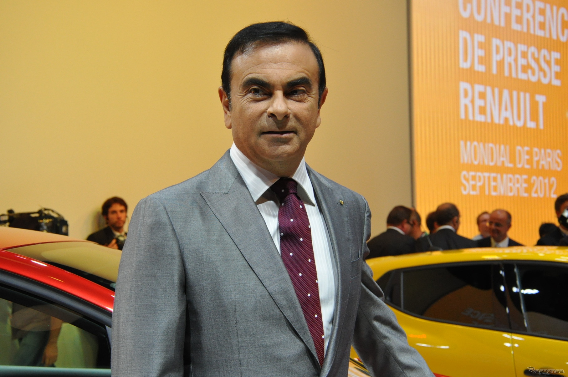 ゴーンCEOが登場したパリモーターショー12ルノーブース