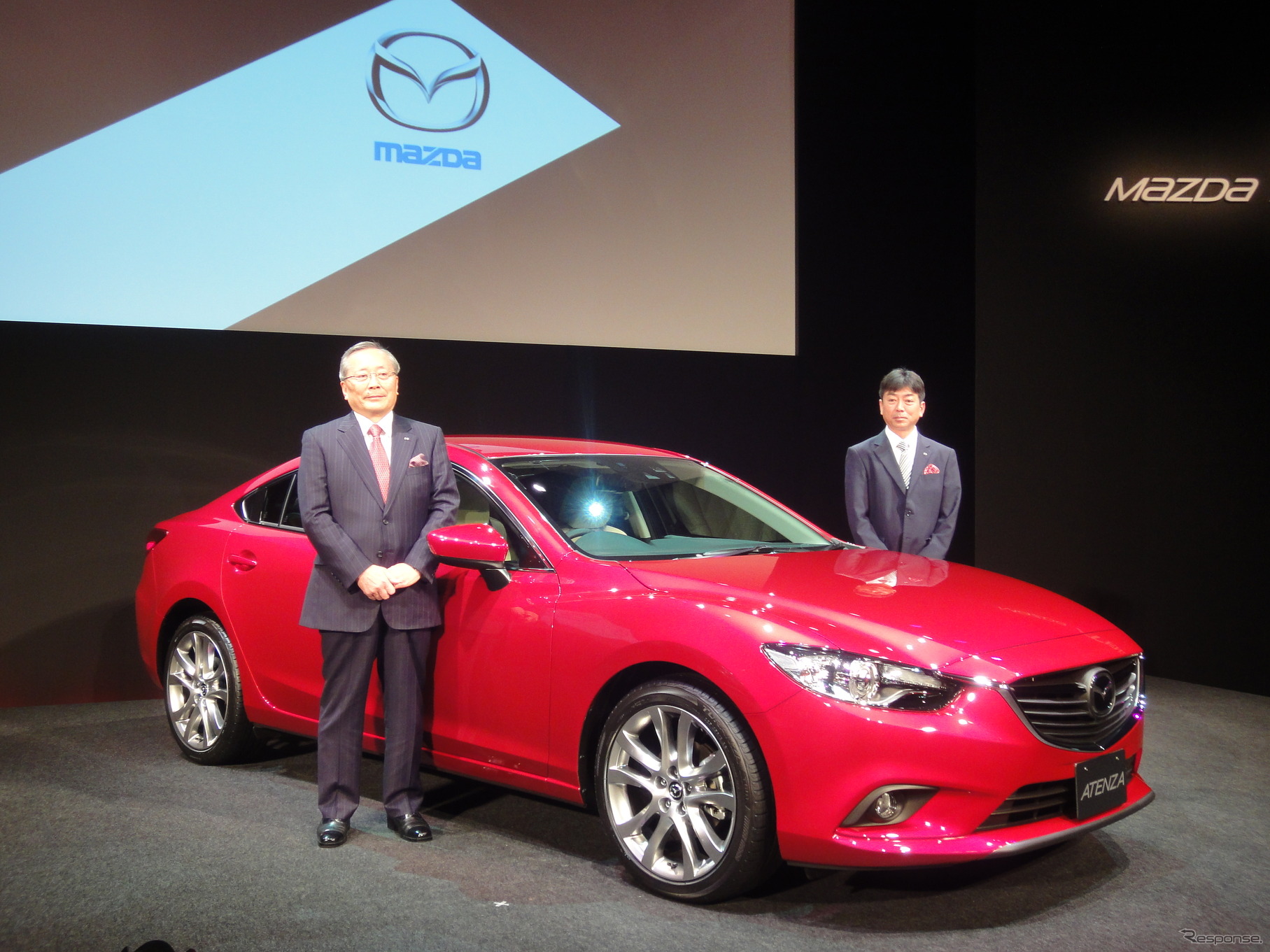 山内孝社長（左）