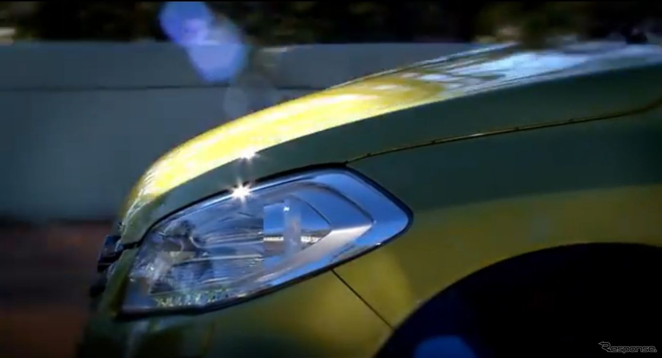 スズキの新型クロスオーバー車の予告画像