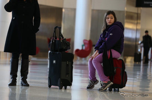 米国東部を襲った吹雪による航空便の運行中止