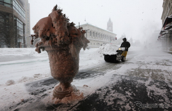 ニューヨーク、ニューイングランドを襲った猛吹雪