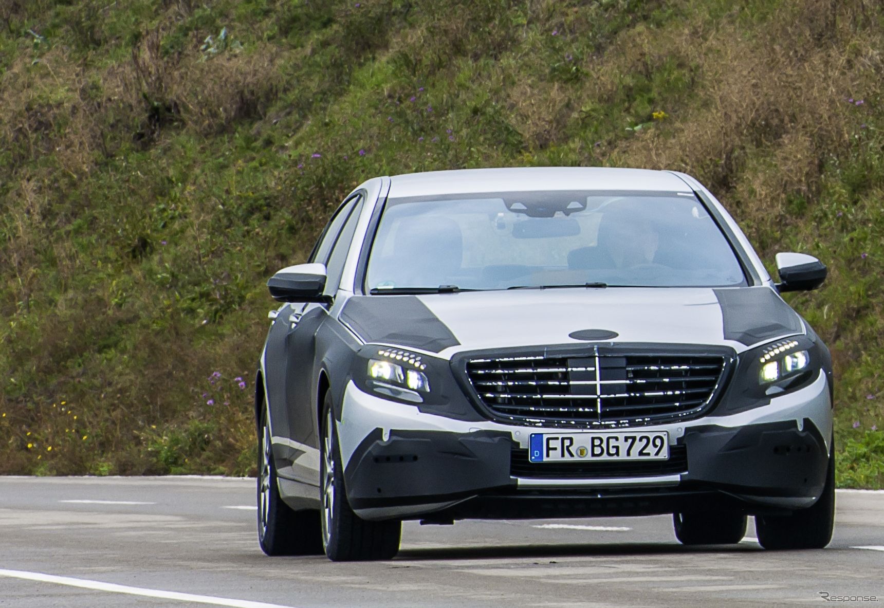 次期メルセデスベンツ Sクラスの開発プロトタイプ車