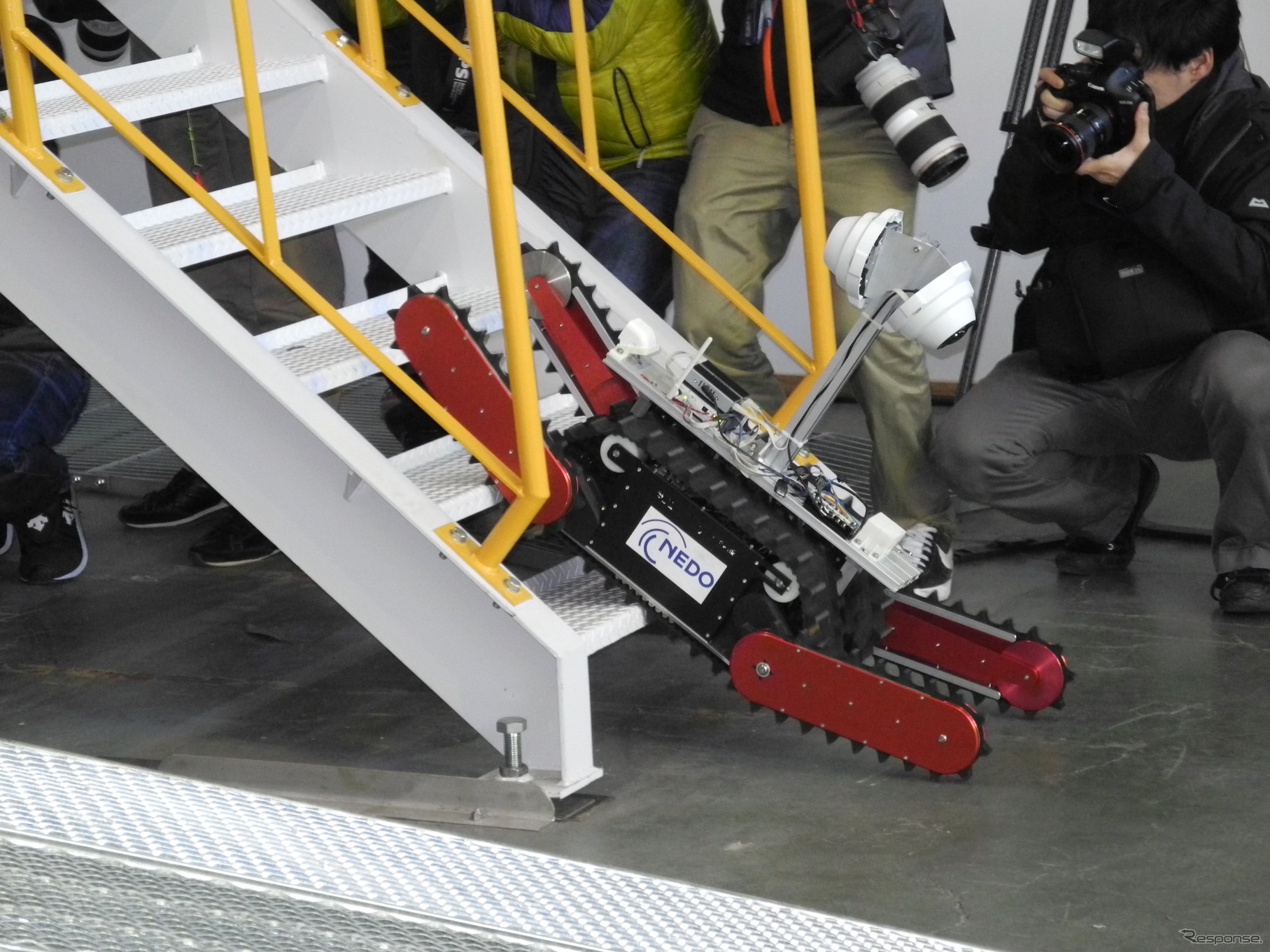 移動ロボット研究所が開発した小型高踏破性遠隔移動装置