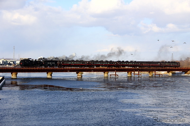 JR北海道 釧網線 釧路川鉄橋 「SL冬の湿原号」（2013年2月）