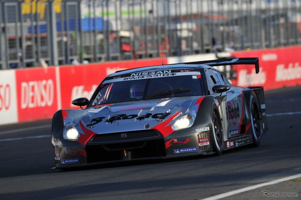 GT500クラスのチャンピオンを獲得したモ日産 GT-R 