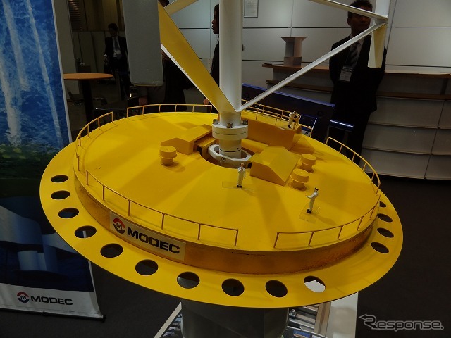 ダリウス型の風車は低重心構造となっており、荒波にも強い。