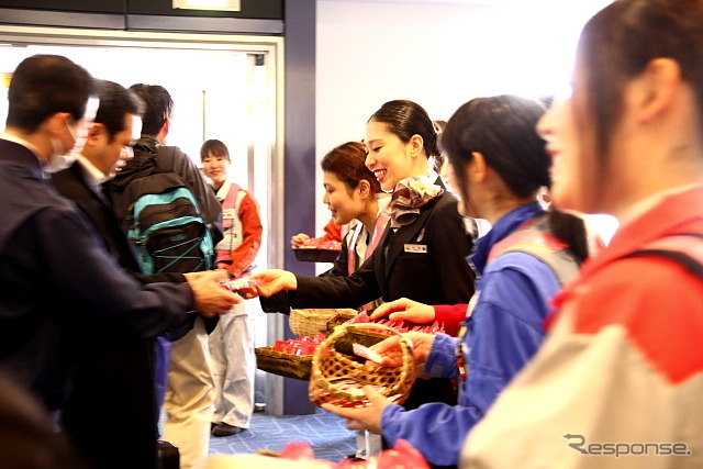 JAL ひなまつりフライト（2013年3月3日 羽田空港）