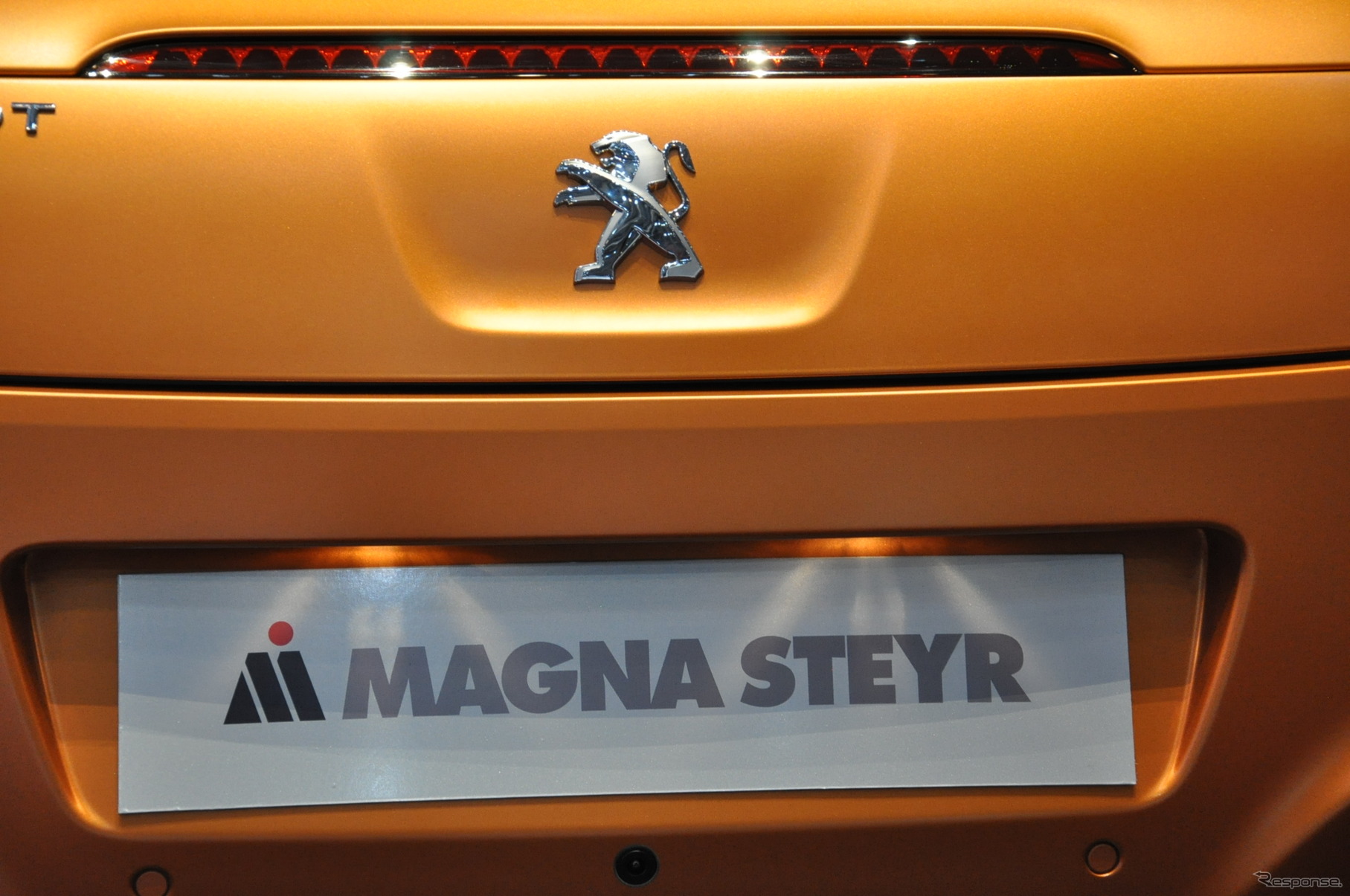 【ジュネーブモーターショー13】マグナシュタイヤー×プジョーRCZ…欧州を代表する製造業者の存在感［詳細画像］