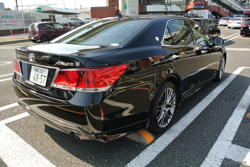 新型 クラウン アスリート