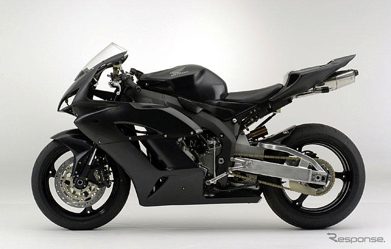 ホンダ、レース専用車発売…モトGPマシンの技術を採用