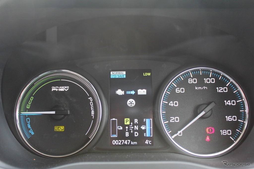 三菱・アウトランダー PHEV