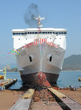 川崎近海汽船が運航する「シルバーエイト」が進水式