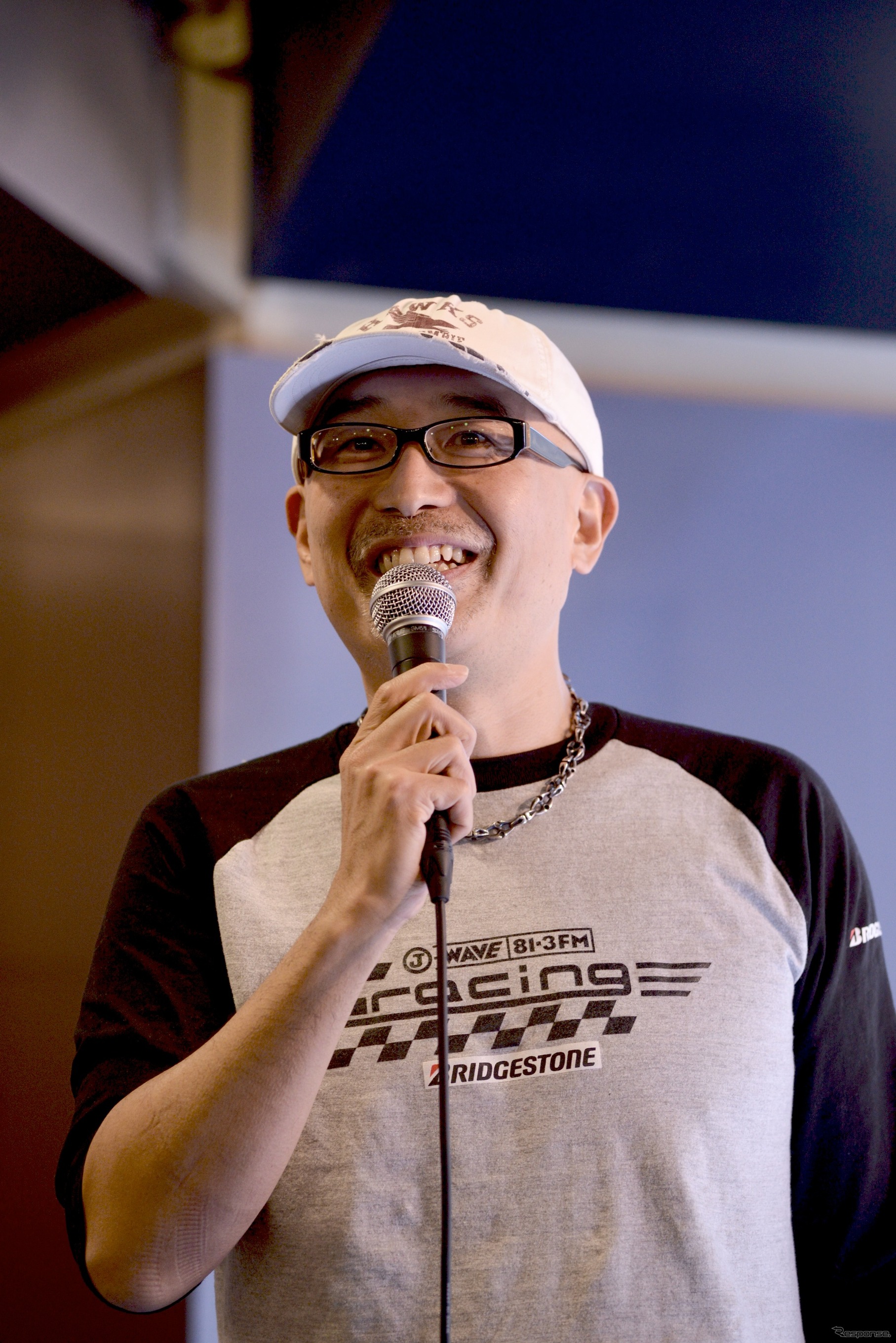 発表会司会を勤めたピストン西沢