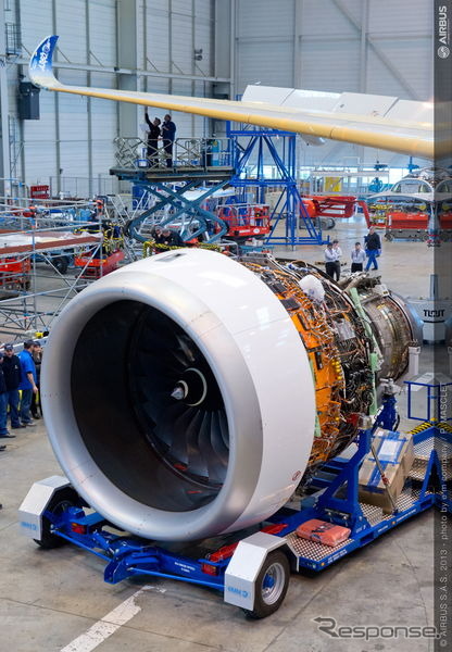 A350 XWBへのトレントXWBエンジン取り付け作業