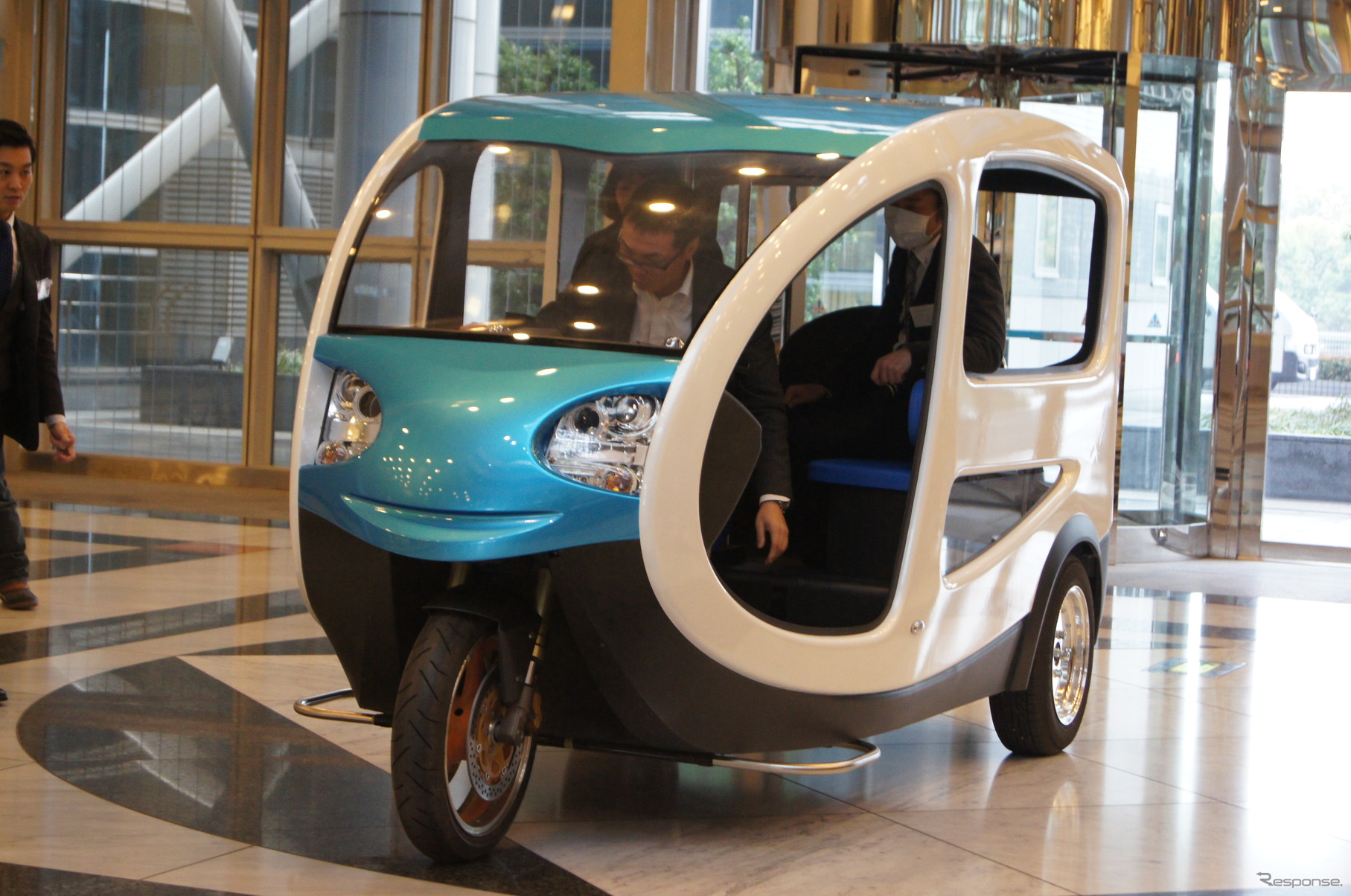 テラモーターズ、新興国向けEV3輪タクシーを公開…年間1万台規模で量産へ
