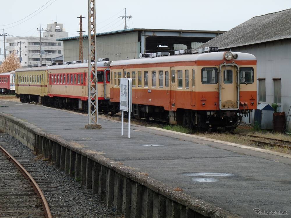 那珂湊駅に留置されているひたちなか海浜鉄道の旧型車両。