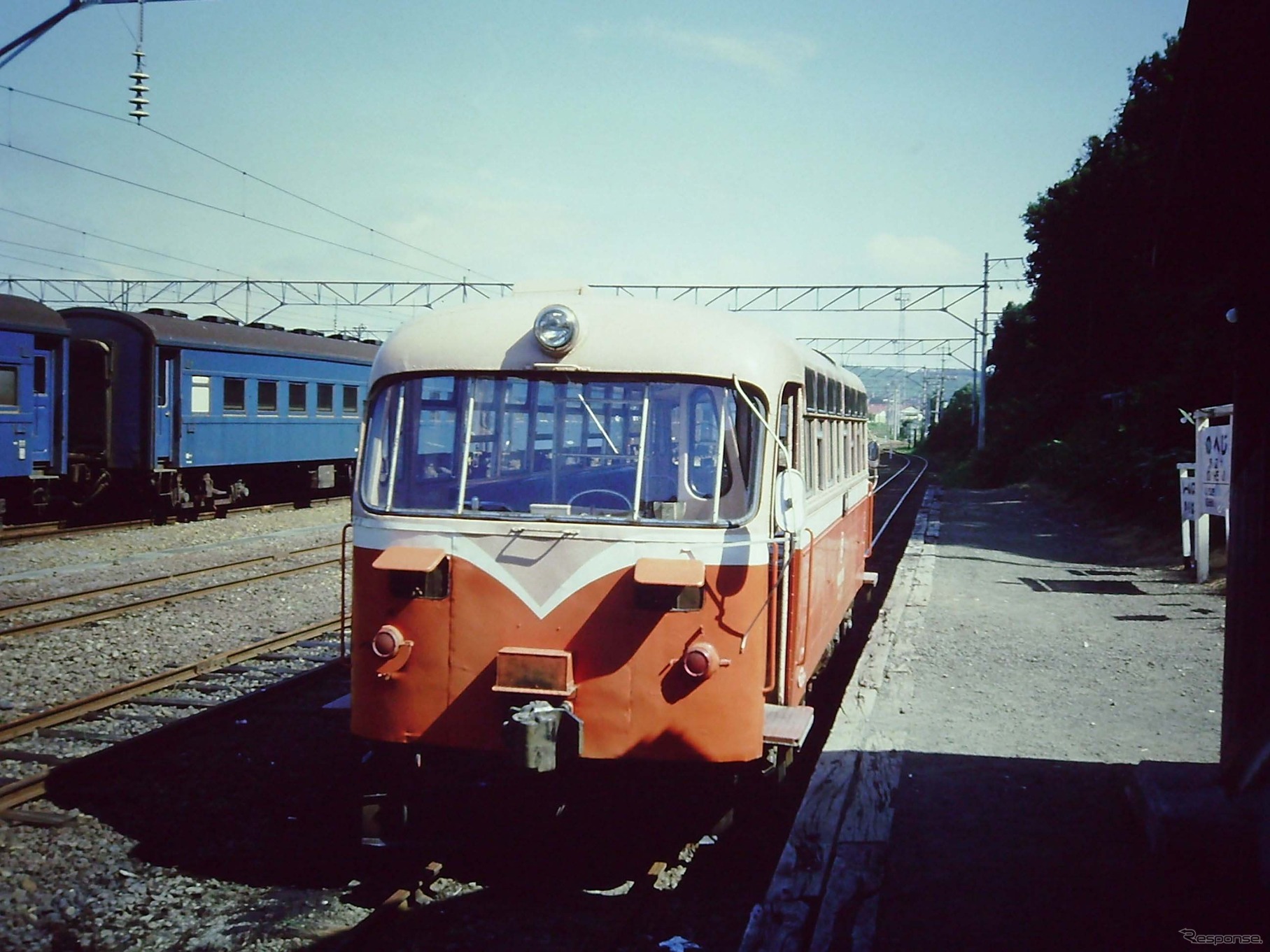 30年ほど前に現役で走っていた頃のレールバス（野辺地駅）