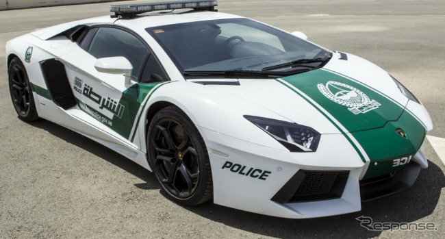 ドバイ警察に配備されたランボルギーニ アヴェンタドールのポリスカー