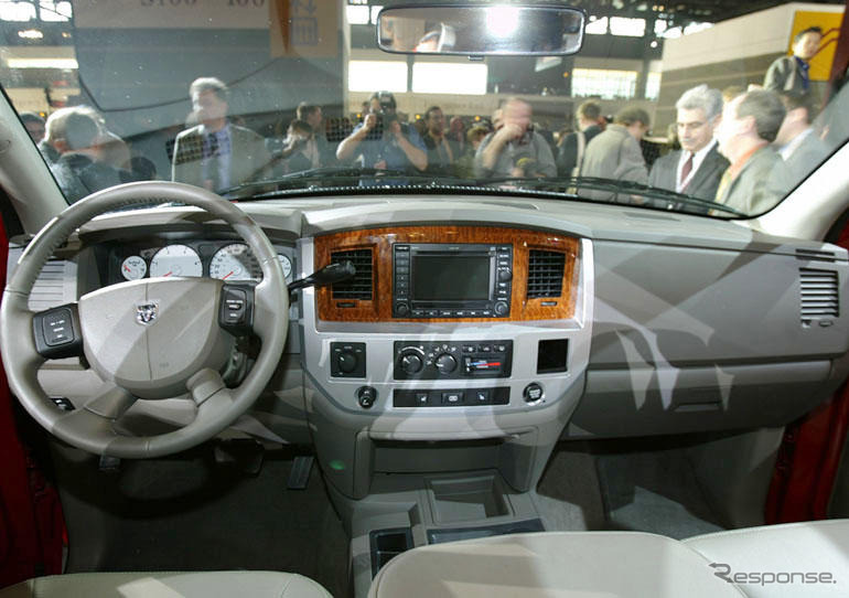 【シカゴモーターショー05】ダッジ ラム メガキャブ…とにかく広い