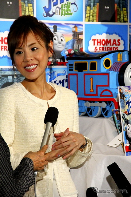 「きかんしゃトーマス ブルーマウンテンの謎」公開イベントでの高橋英樹さんと高橋真麻さん