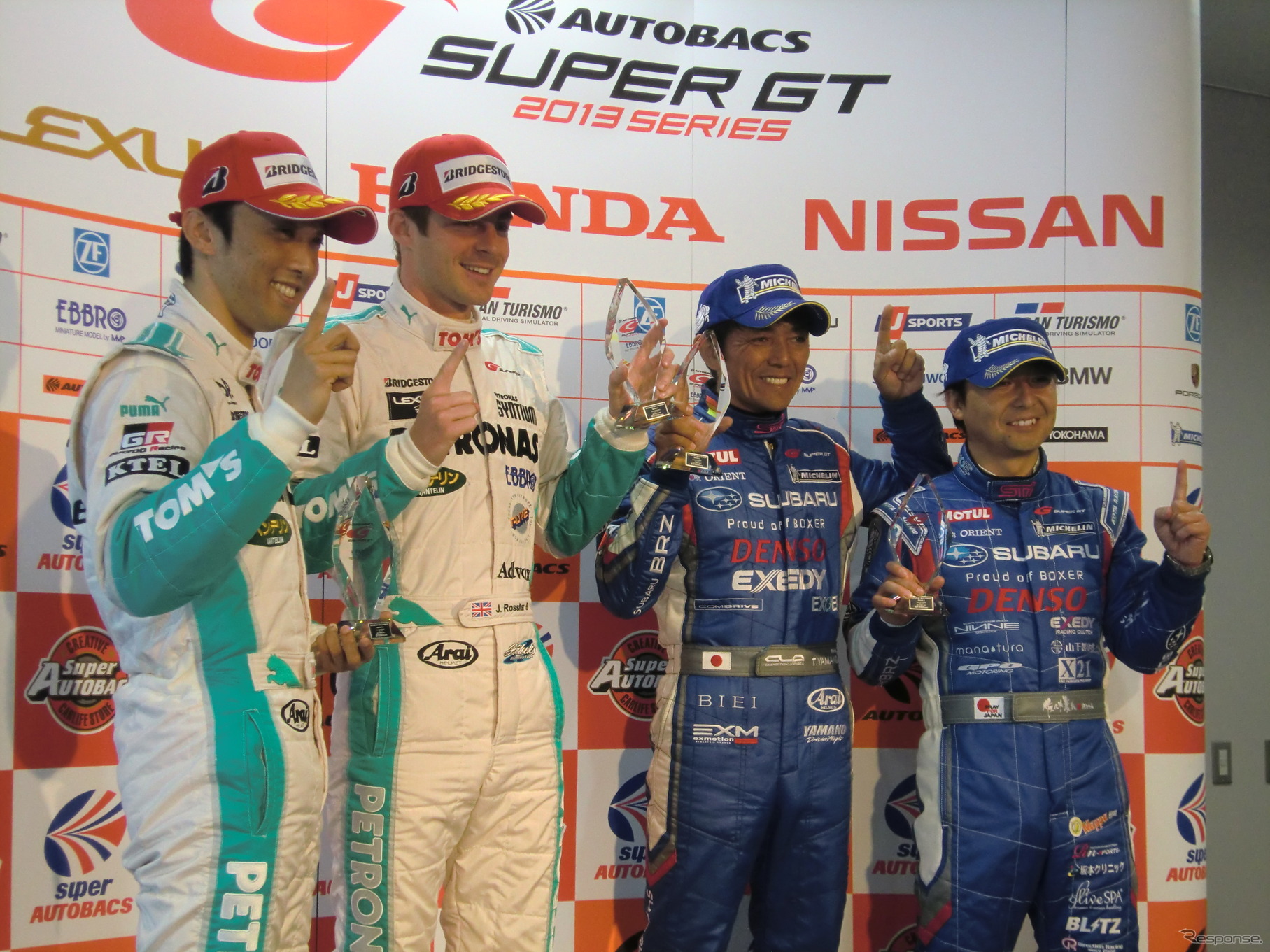 第2戦のポールシッターたち。左からGT500の中嶋一貴、ジェームス・ロシター、GT300の山野哲也、佐々木孝太。