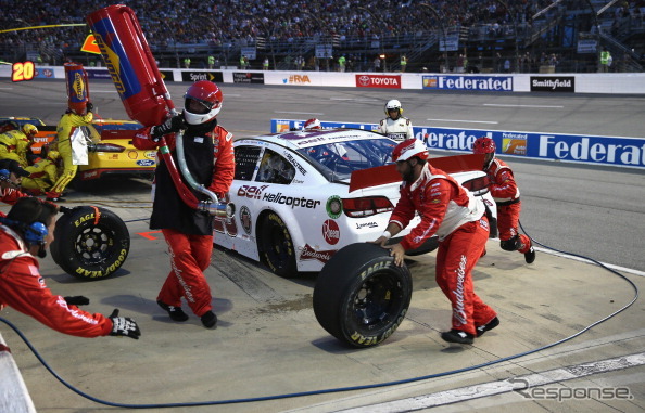 ケビン・ハーヴィックのピット作業