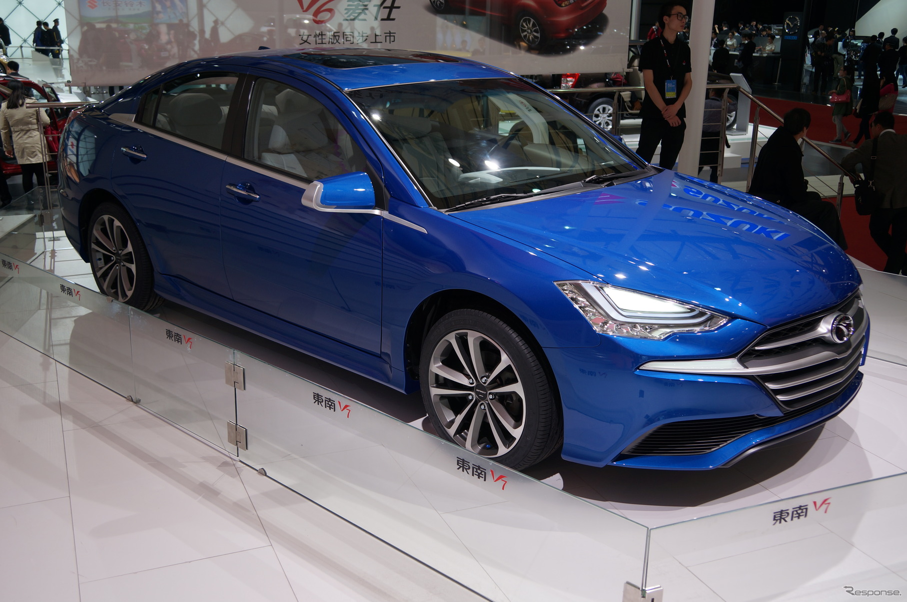 東南汽車・V7（上海モーターショー13）