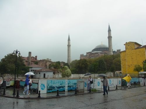 トルコの茶畑を訪ねて　（6）　イスタンブール　雨の誘い