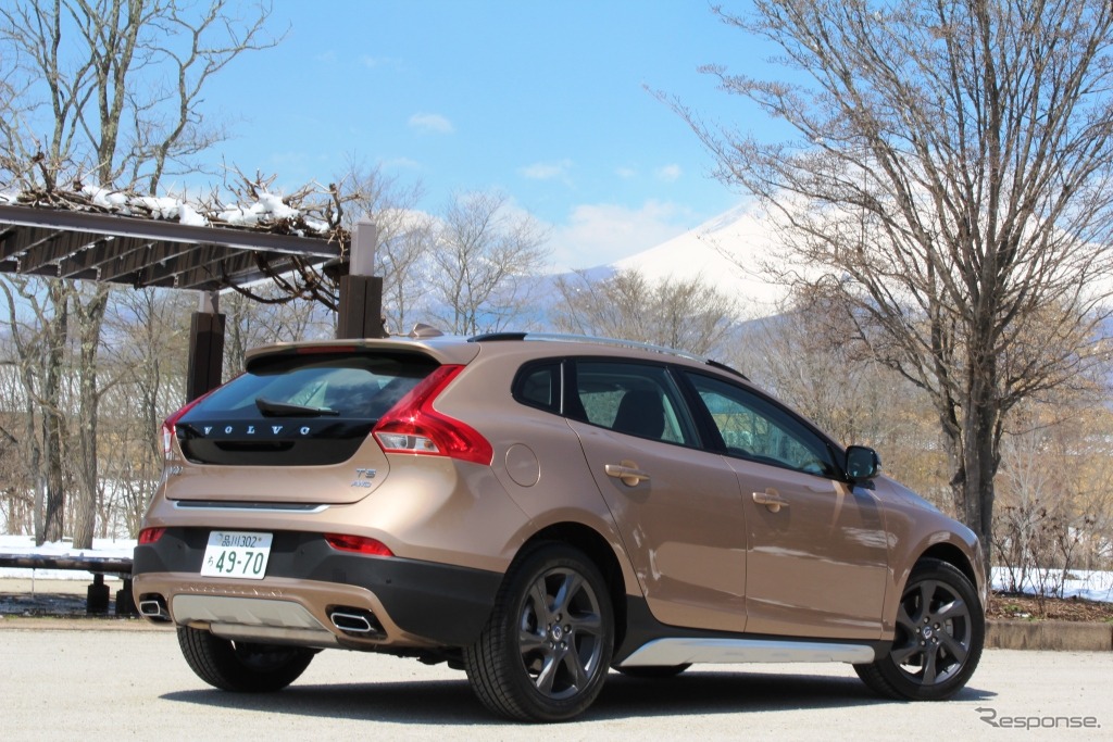 ボルボ・V40 クロスカントリー T5 AWD