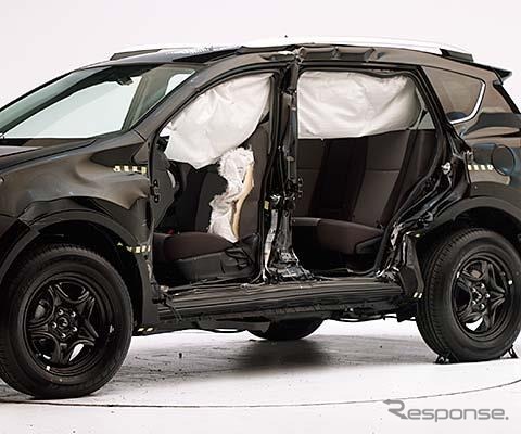 米IIHSが実施した新型トヨタ RAV4 の衝突テスト
