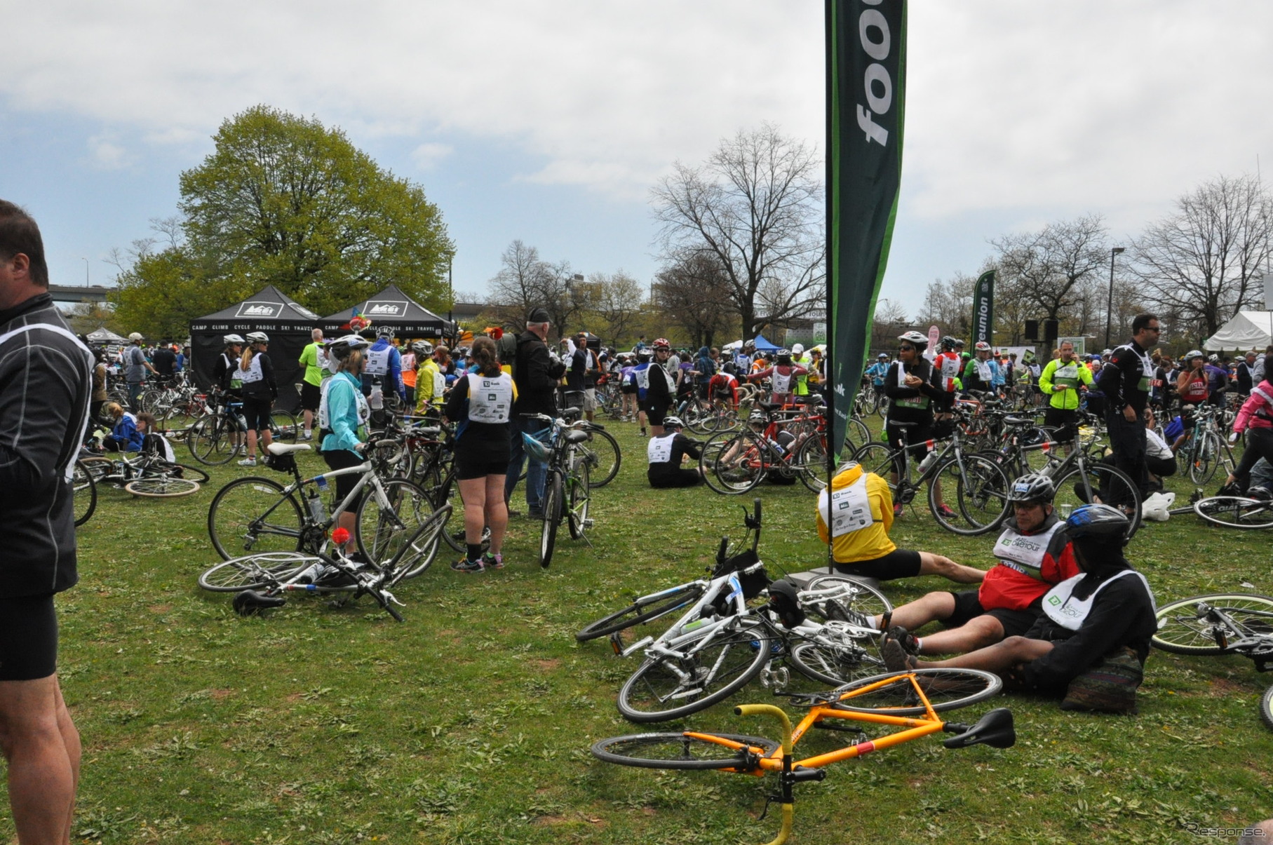 バイクニューヨーク13昼食会場のようす