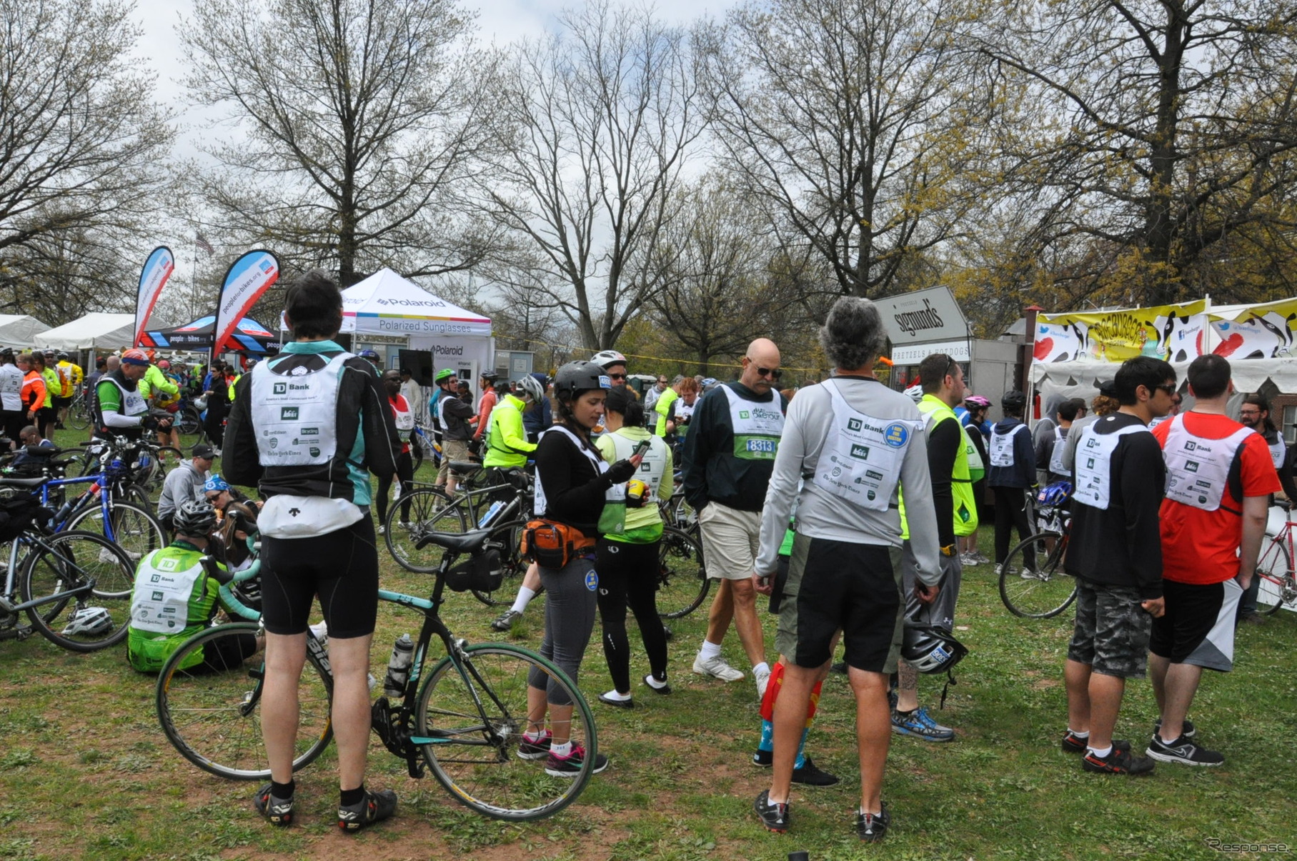 バイクニューヨーク13昼食会場のようす