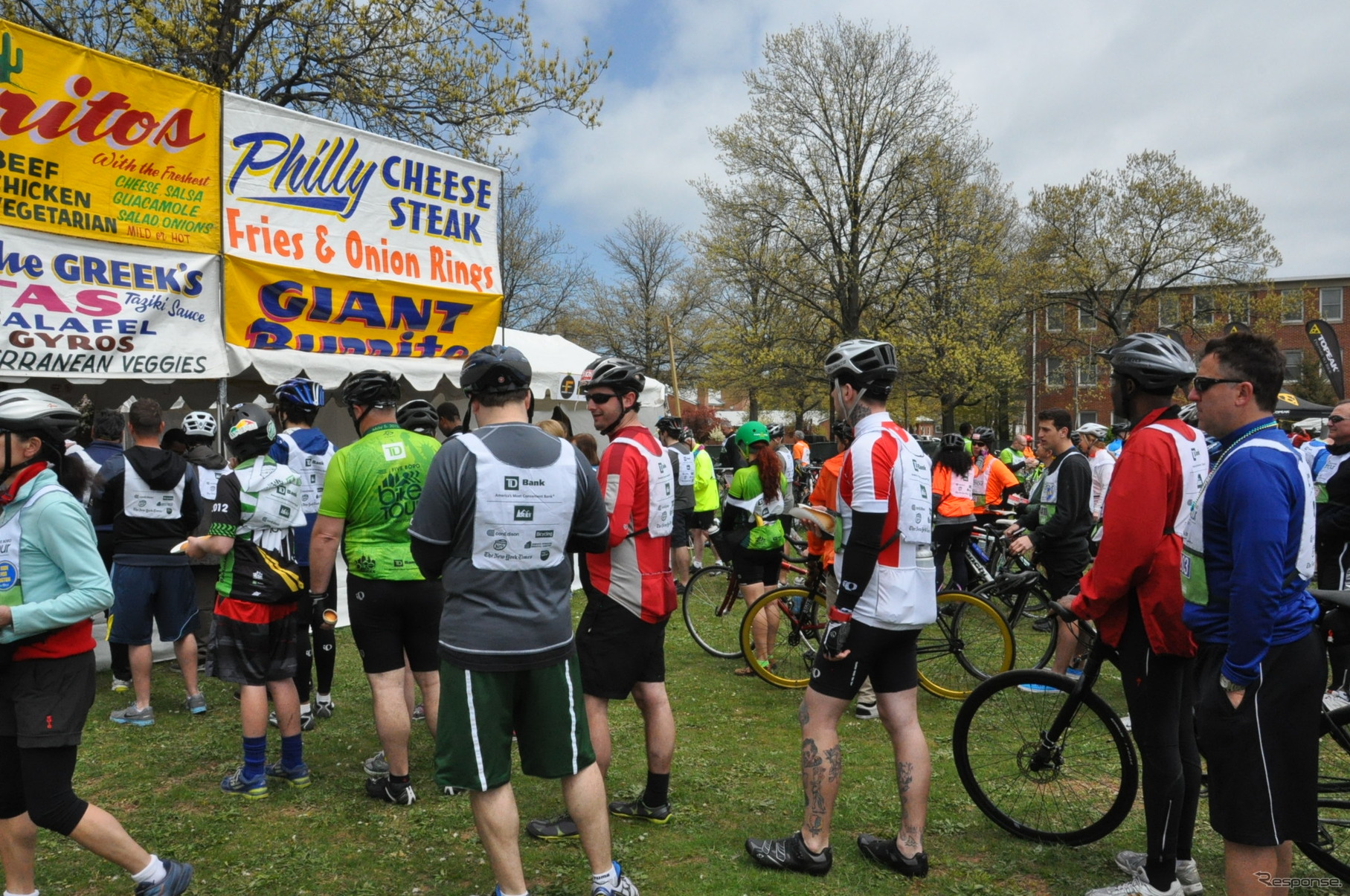バイクニューヨーク13昼食会場のようす