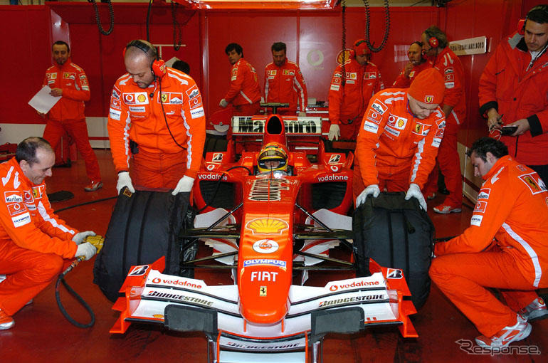 F2005がトラックデビュー