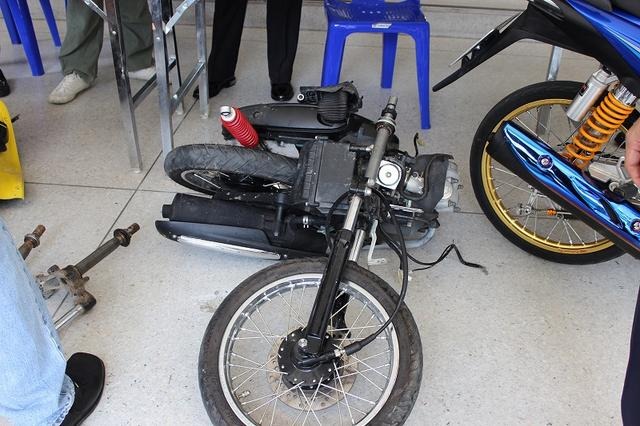 バイク盗み部品販売、バンコクで容疑者３人逮捕