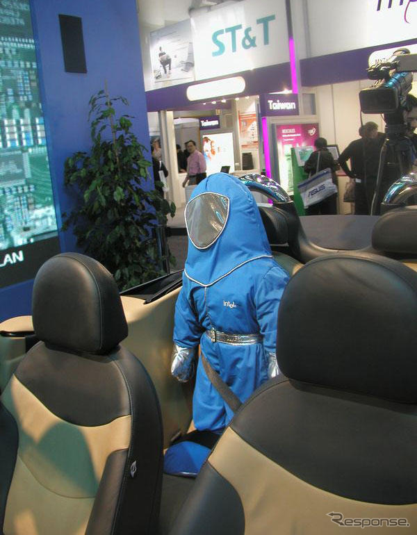 【CeBIT2005】インテルの車載PC