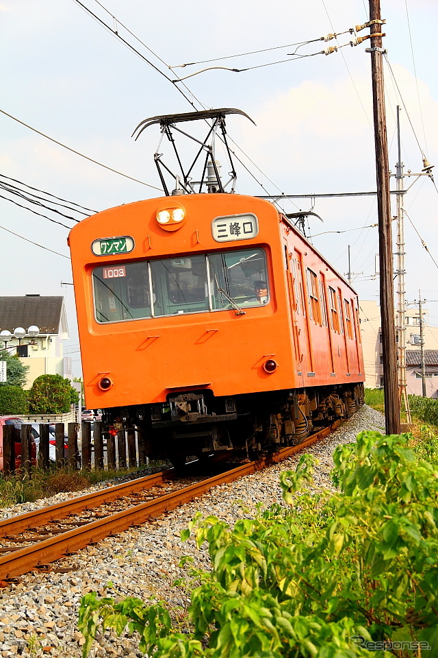 2014年3月引退予定の1003号編成（旧国鉄オレンジバーミリオン色）。8月のさよならツアーでは1001号と1003号による6両編成の貸切列車を使用する。