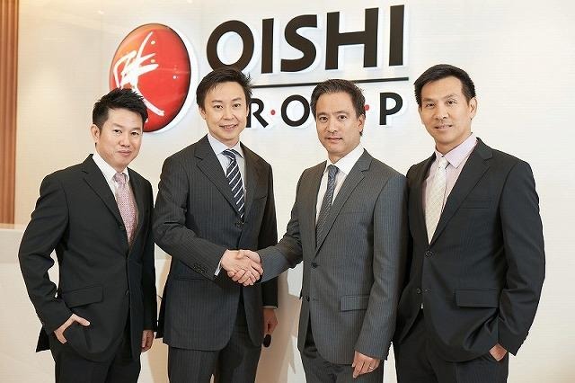 マシュー社長（右から２人目）とマールット氏（左から２人目）